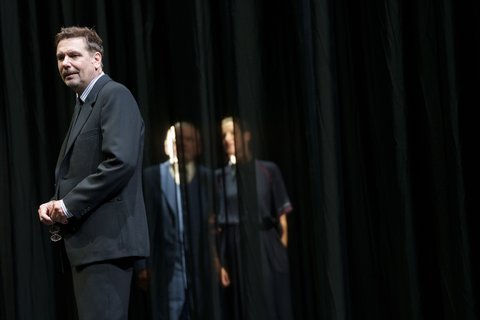 Das weite Land_rehearsal photo, Burgtheater Wien. From the left: Michael Maertens, Branko Samarovski, Sabine Haupt