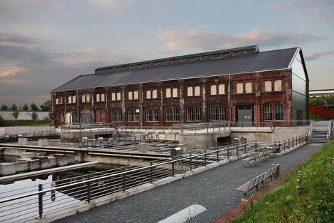 Blick auf die Turbinenhalle im Westpark in Bochum