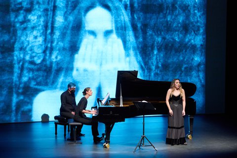 Harawi, from left Viginie Déjos (piano), Rachael Wilson (mezzo-soprano)